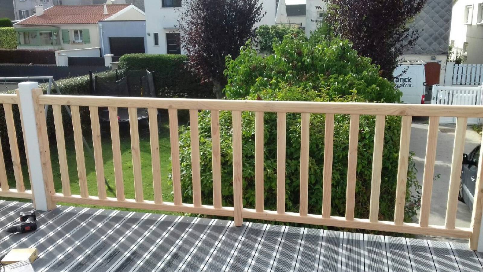 Fabriqer sur mesure un gardes corps par un menuisier proche Octeville sur mer 76